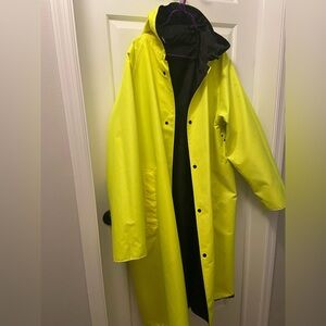 Men's Yellow Long Raincoat Size Large - Waterproof